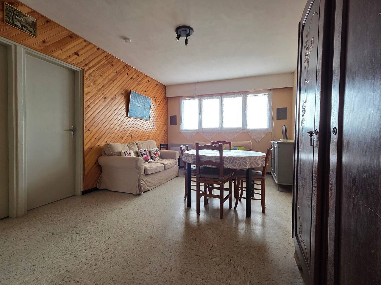 Entire apartment, Bright apartment beach access, max 5 guests, tennis, parking in L'Aiguillon-la-Presqu'île, Vendée