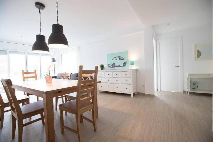 Location de vacances pour 6 personnes, avec balcon et jardin, animaux acceptés à Blanes