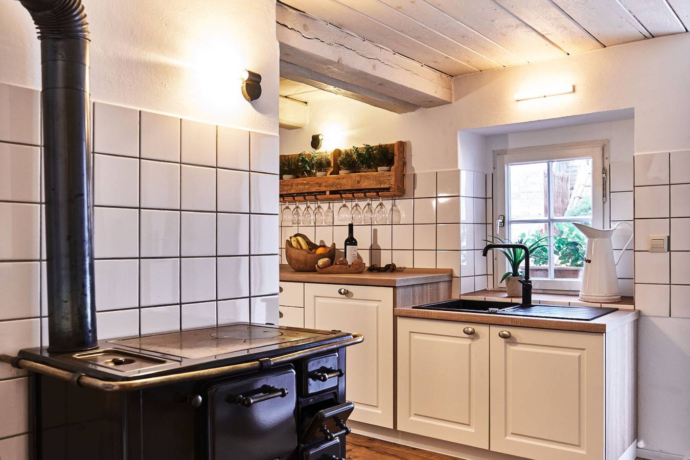 Ferienhaus Lilace mit Whirlpool und Kaminofen, 4 Schlafzimmer, max. 8 Personen in Böttingen, Albsteig Etappe 15