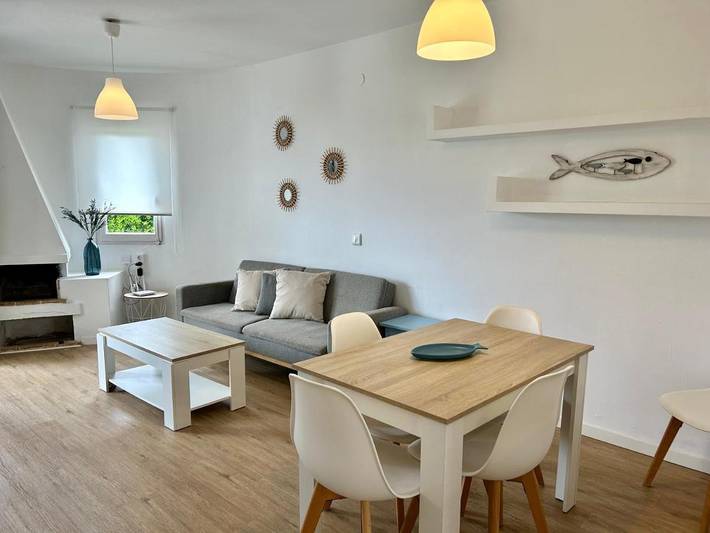 Location de vacances pour 4 personnes, avec Terrasse et Jardin ainsi que Piscine et Vue à Los Delfines