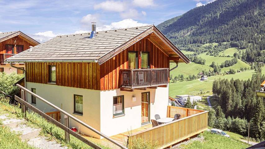 Chalet für 7 Personen, mit Sauna und Terrasse sowie Pool in Dachstein West