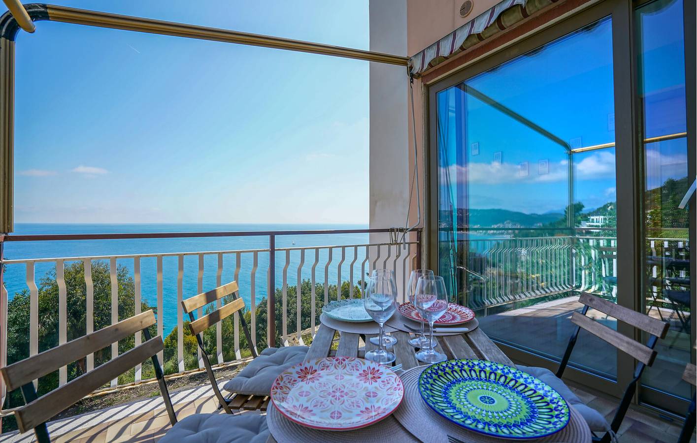 Appartamento intero, Appartamento vista mare con terrazza e WiFi, a 2 km dalla spiaggia in Capo Mimosa-Rollo, Cervo (Liguria)