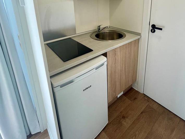 Camping International - Mobilhome 2 personnes - Twice 20 m² - Climatisation in La Madrague, Hyeres