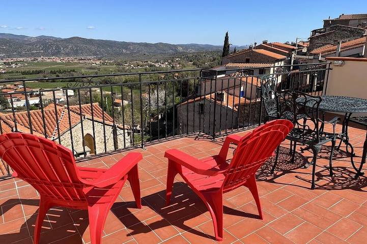 Location de vacances pour 7 personnes, avec Balcon ainsi que Terrasse et Jardin à Joch
