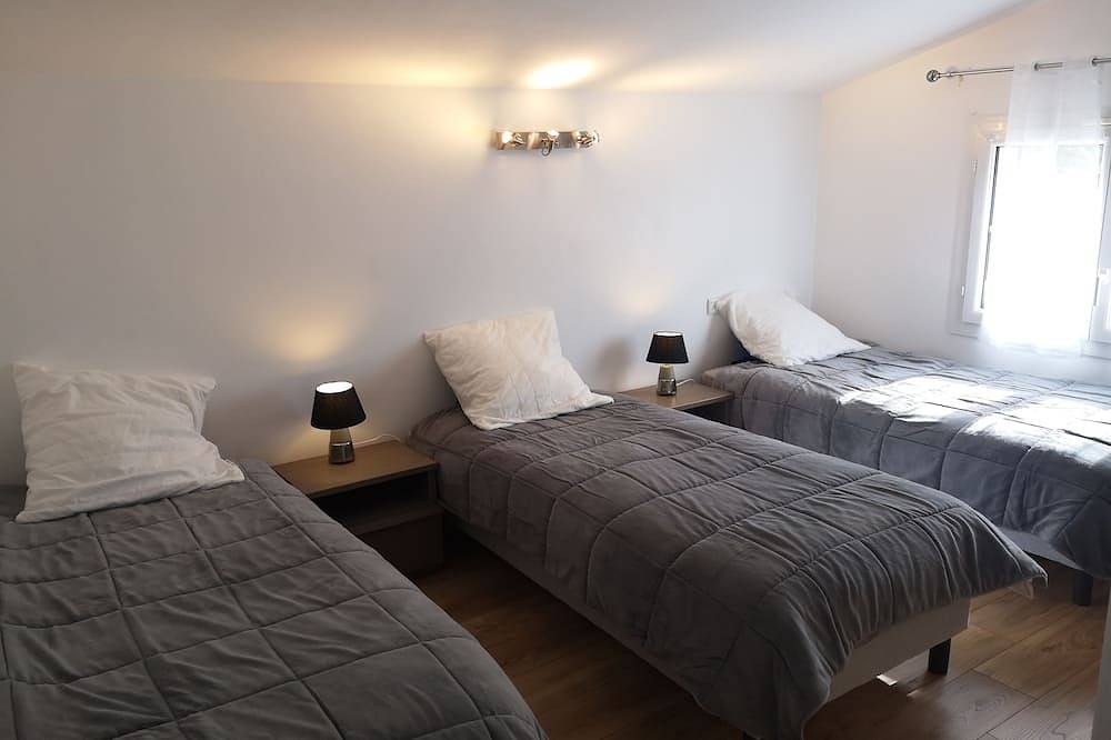 Villa Mit Heizbarem Pool Im Kieferwald In Der Nähe Des Meeres Jard Sur Mer in Jard-sur-Mer, Vendée