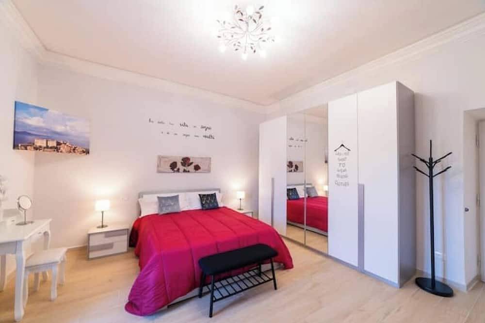 Appartement entier, Station-Belvedere 5 stars, spacious apartment in Bracciano, Lac de Bracciano