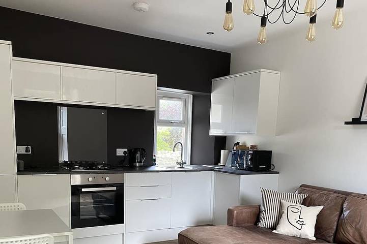 Log cabin for 3 people, with garden in Dundee
