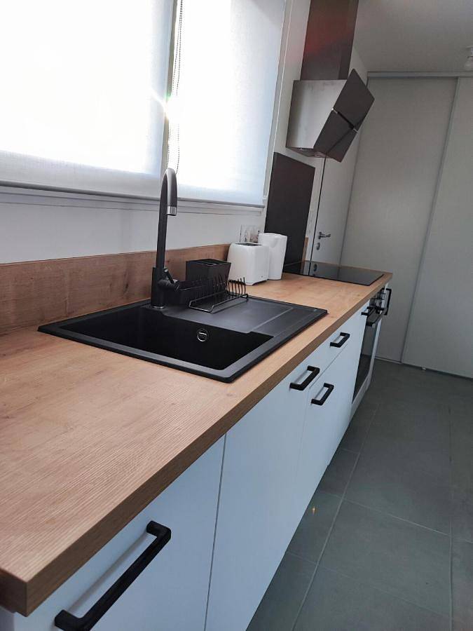 Appartement entier, One-Bedroom Apartment in Bréal-sous-Montfort, Région de Rennes