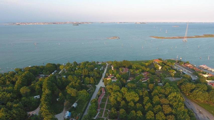 Bungalow per 3 persone, con Giardino e Piscina a Venezia