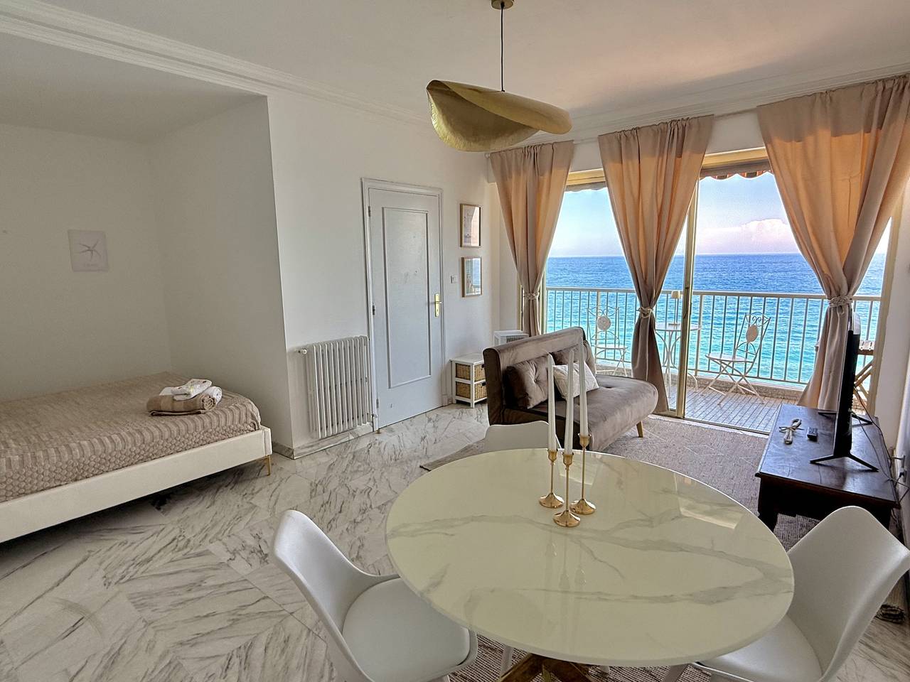 Entire studio, George V Studio in Menton, Mediterranean Coast (France)