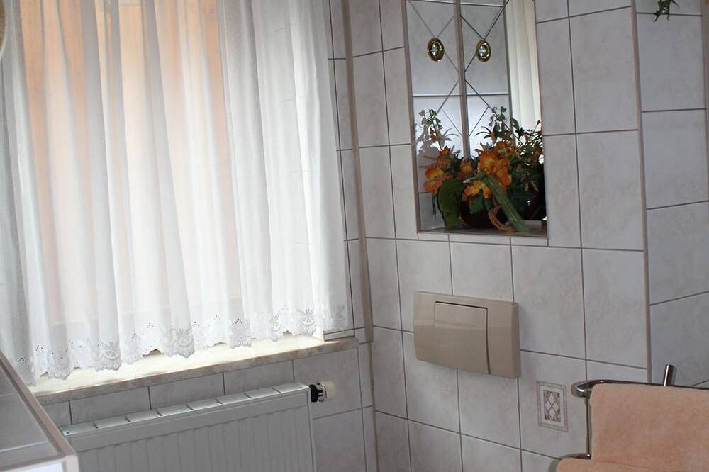 Ganze Wohnung, Appartement/Fewo, Dusche, Wc - Gästehaus unter den Weinbergen in Laucha an der Unstrut, Saale-Unstrut