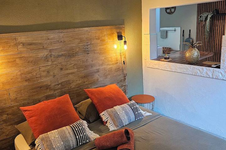 Gîte pour 2 personnes, avec jacuzzi ainsi que piscine et jardin à Sotta - 3