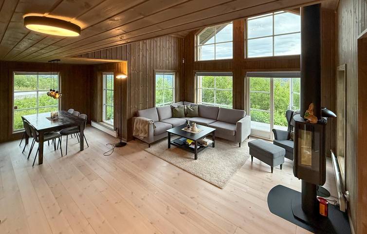 Ferienhaus für 8 Personen mit Ausblick in Rennebu