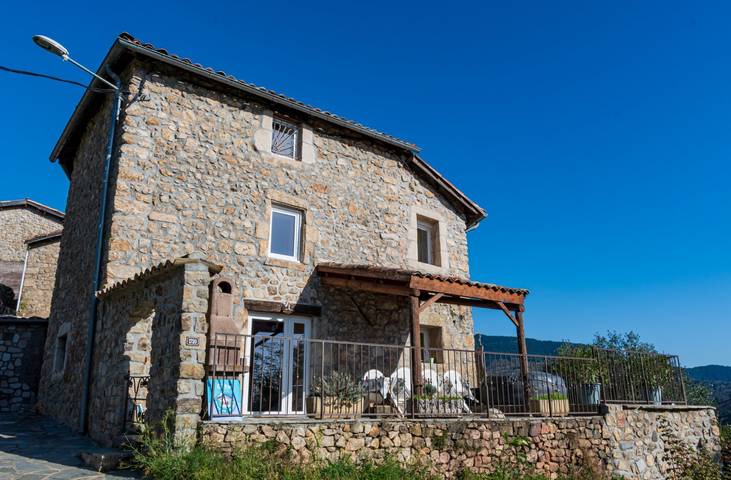 Gîte pour 7 personnes, avec jacuzzi et terrasse