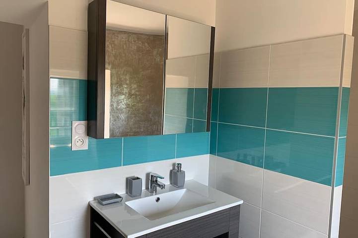 Gîte pour 4 personnes, avec jardin à La Bégude-de-Mazenc - 3