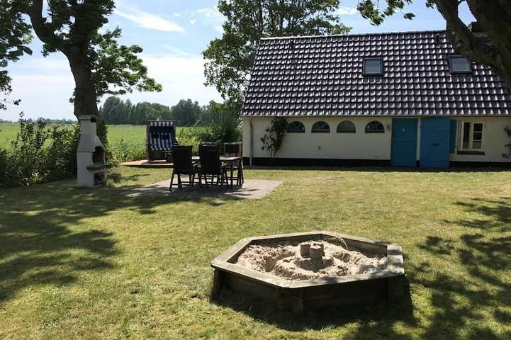 Ferienhaus für 6 Personen, mit Terrasse und Garten