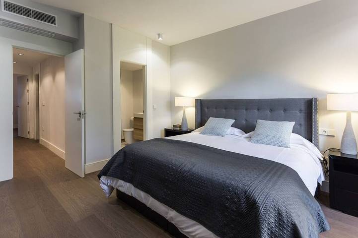 Apartamento entero, Plaza de los Refinadores by Home at Homes in Casco Antiguo, Sevilla