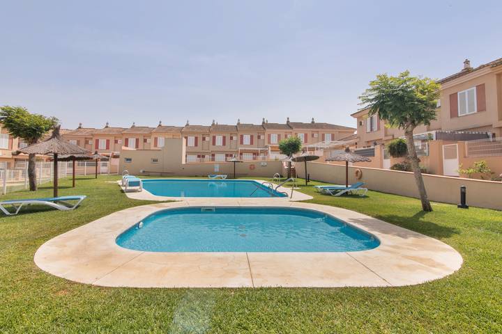 Casa de férias para 6 pessoas, com piscina infantil e sauna e ainda jardim - 1