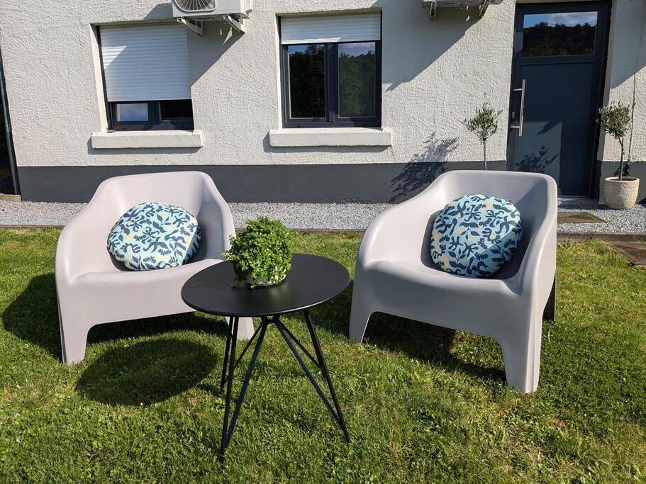 Appartement entier, One-Bedroom Apartment in Tilff, Esneux