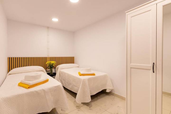 Casa rural para 20 personas, con jacuzzi además de jardín y piscina en Pizarra - 3