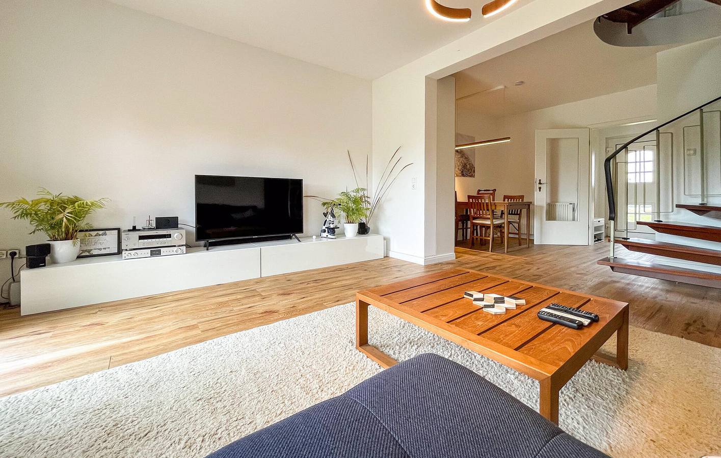 Modernes Strand-Apartment mit WiFi, Terrasse, Parkplatz in Friedrichskoog-Spitze, Friedrichskoog