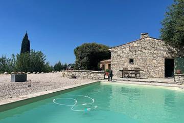 Agriturismo pour 6 personnes, avec jardin à La Bastidonne