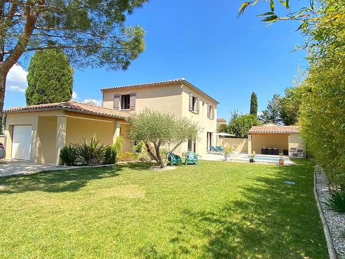 Location de vacances pour 8 personnes, avec piscine et jardin à Mas-Blanc-des-Alpilles - 3