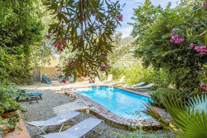 Casa rural para 4 personas, con piscina además de jardín y vistas, Se admiten mascotas en Valle del Jerte - 3