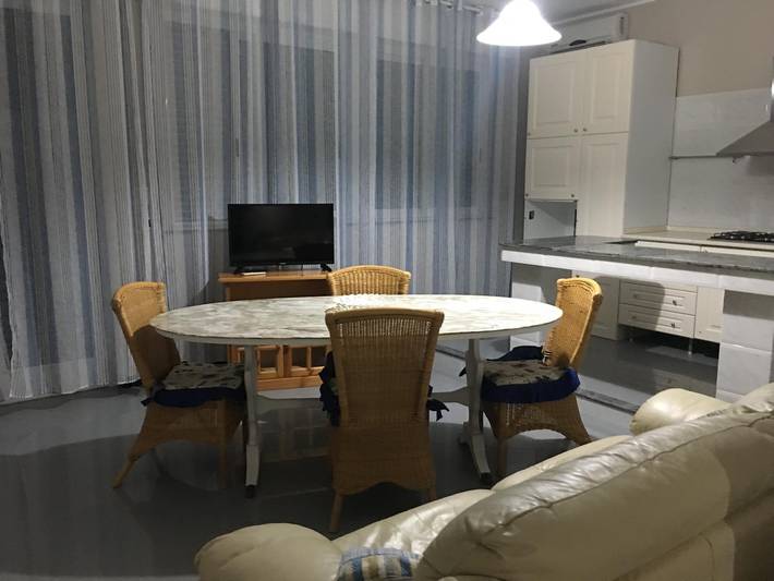 Casa vacanza per 7 persone, con giardino in Leporano