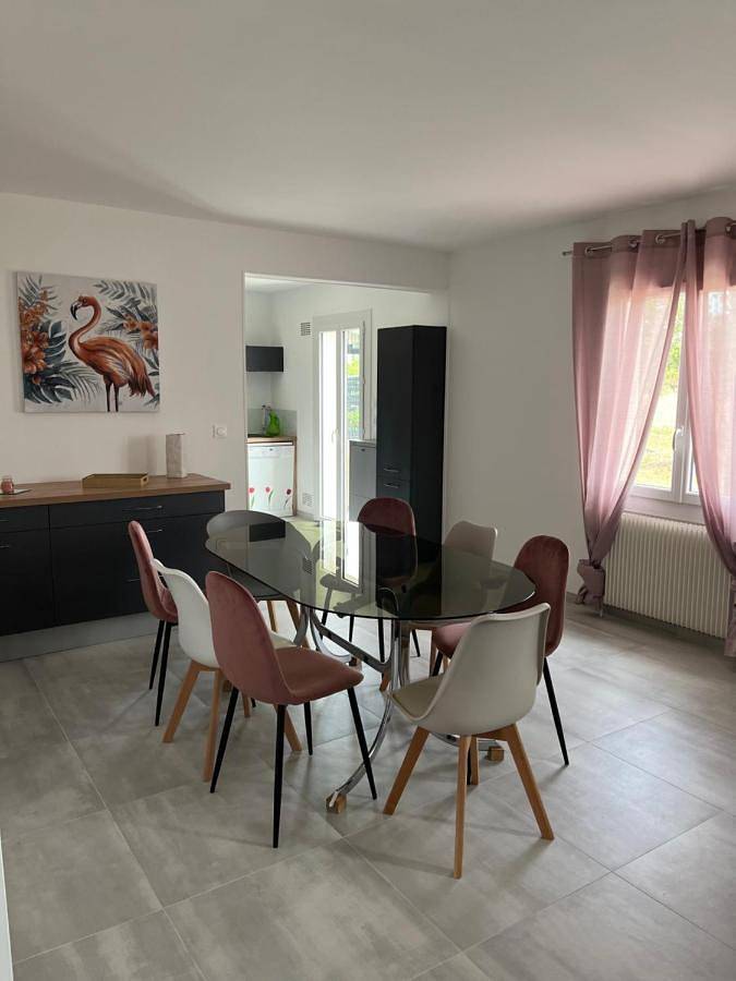 Location de vacances pour 6 personnes, avec vue et jardin dans Ingré