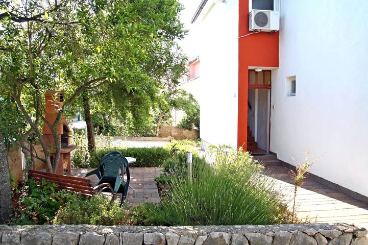 Gîte pour 6 personnes, avec jardin et terrasse, animaux acceptés à Stari Grad - 2