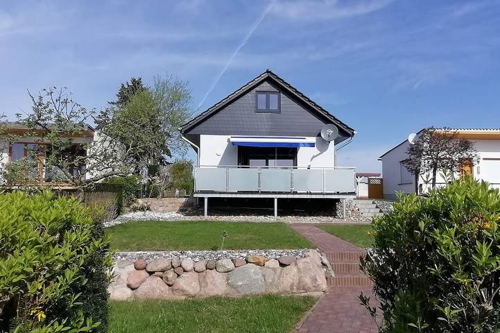 Ferienwohnung für 2 Personen, mit Balkon und Garten in Sauzin