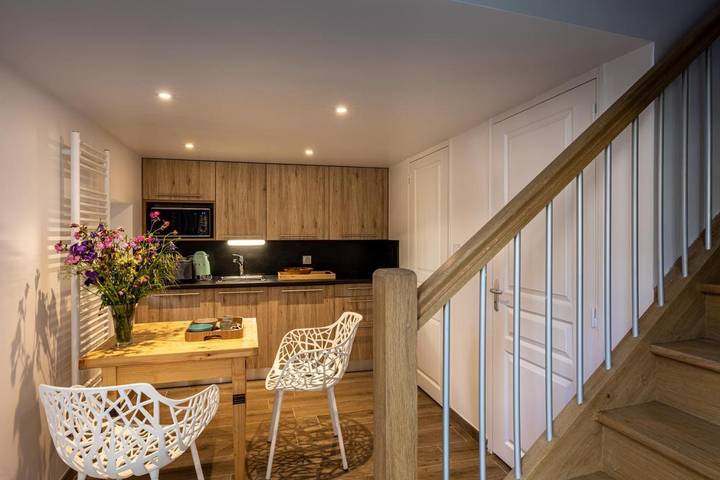 Location de vacances pour 2 personnes, avec vue et jardin dans Raulhac - 2