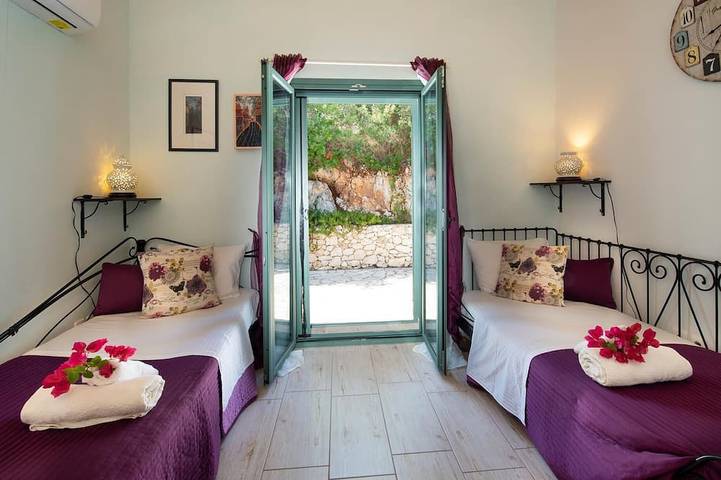 Private Villa mit spektakulärer Aussicht, Infinity-Pool, nur 3 Minuten Fahrt nach Gaios in Gaios, Paxos