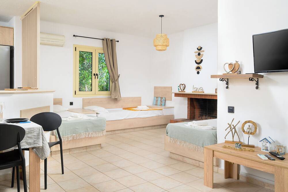 Villa for summer vacations in Chersonissos Crete with pool, very close to center, foto 7