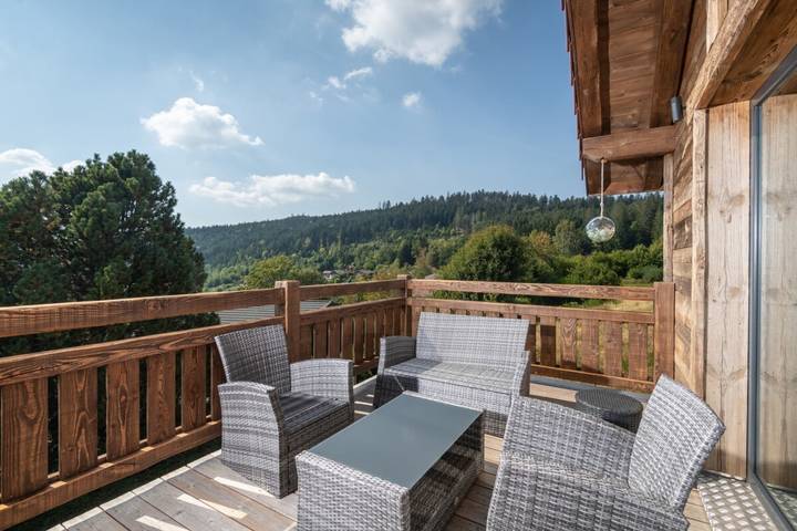 Chalet pour 12 personnes, avec balcon et sauna ainsi que jardin et jacuzzi à Gérardmer - 4