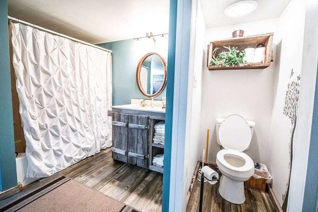 Moderne rustikale Hütte auf 5 Hektar in Cherokee National mit herrlichem Blick auf die Berge! in Monroe County (TN)