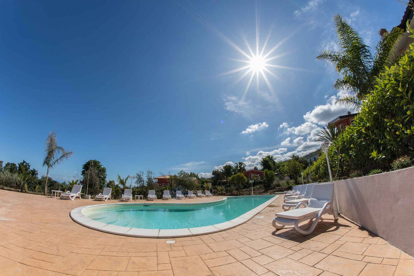 Hel semesterlägenhet, Holiday apartment with air conditioning and balcony or terrace  in Santa Domenica, Vibo Valentia provins
