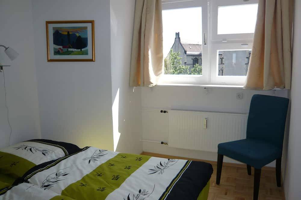 Ganze Wohnung, Zwischen Oper und Schloss, Wohnung Luise, U-Bahn und Bus direkt am Haus in Charlottenburg Berlin, Berlin