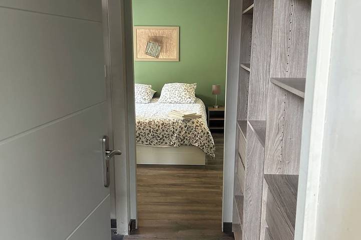 Location de vacances pour 8 personnes, avec terrasse et jardin à Saint-Marc-Jaumegarde - 4