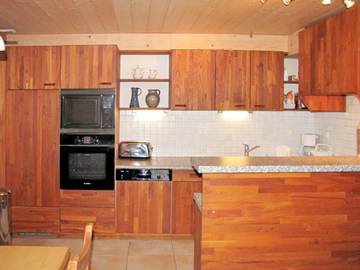 Chalet for 8 Guests in Morillon, Western Alps, Picture 4