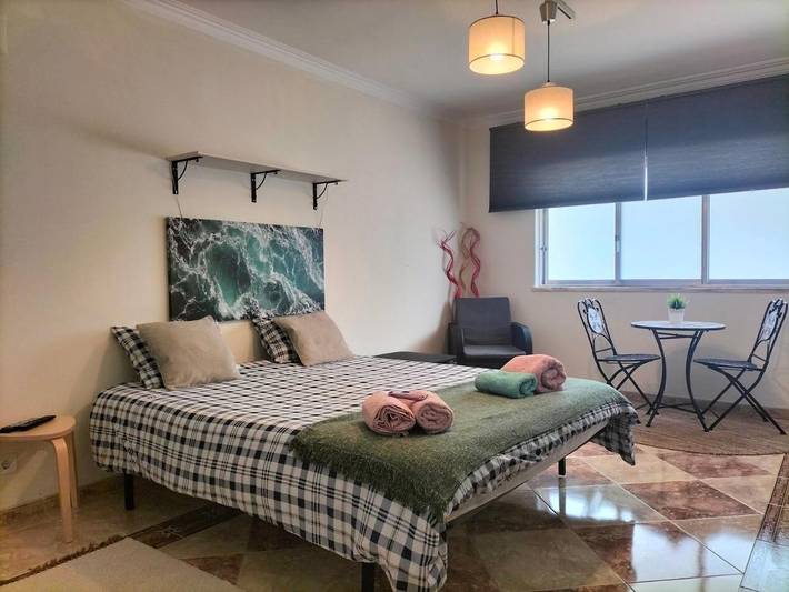 Apartamento de férias para 3 pessoas, com Terraço e Jardim em Corroios