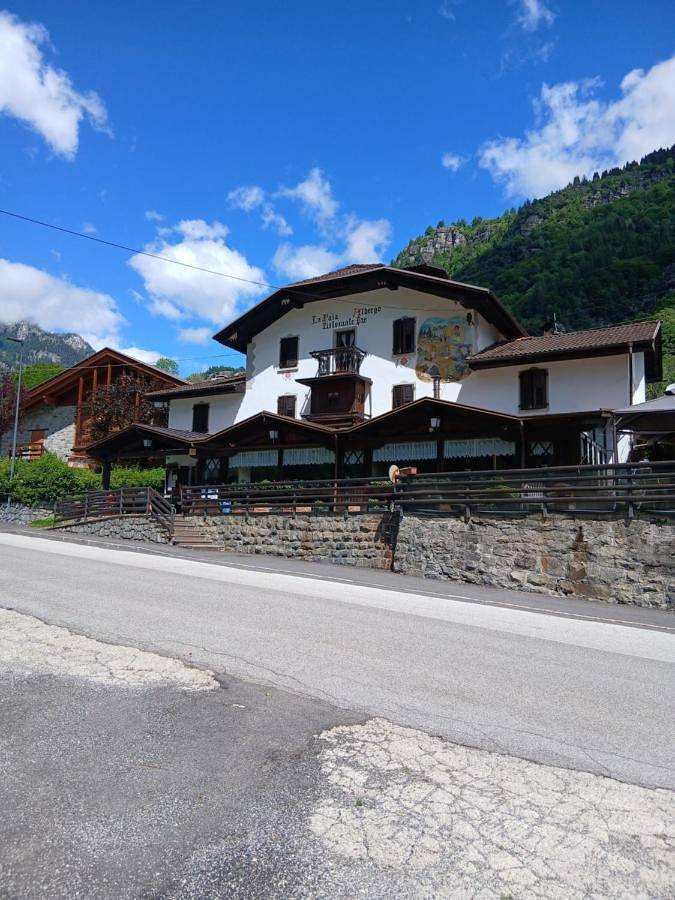 Hôtel pour 2 personnes, avec Terrasse et Jardin à Daone