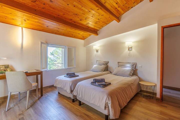 Location de vacances pour 8 personnes, avec jacuzzi et jardin ainsi que piscine et terrasse à Saint-Hilaire-d'Ozilhan - 3