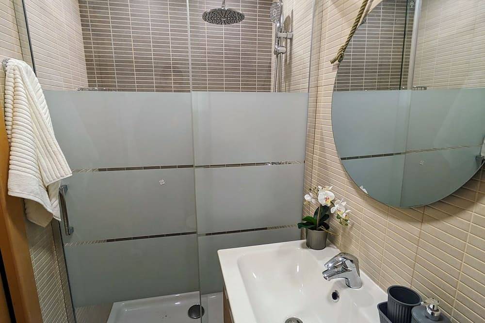 Entire apartment, La Casa de la Montaña de Escarrilla, Tu Hogar en el Valle de Tena in Sallent de Gállego, Spanish Pyrenees