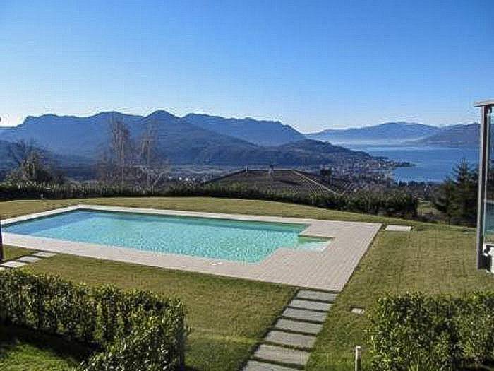 Appartamento intero, Appartamento vacanze per 4 persone con balcone in Comune di Luino, Lago Maggiore (Lombardia)