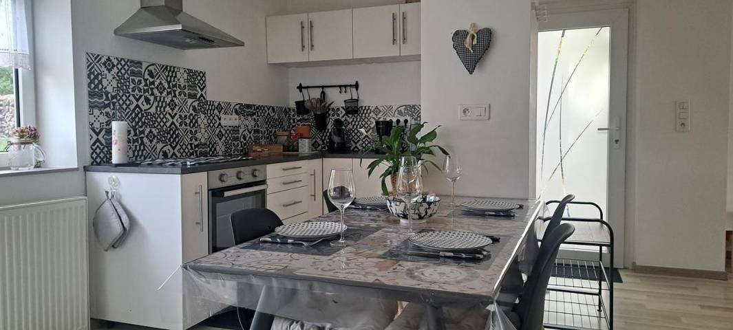 Location de vacances pour 4 personnes, avec jardin ainsi que piscine et vue, adapté aux familles à Bitsch - 3