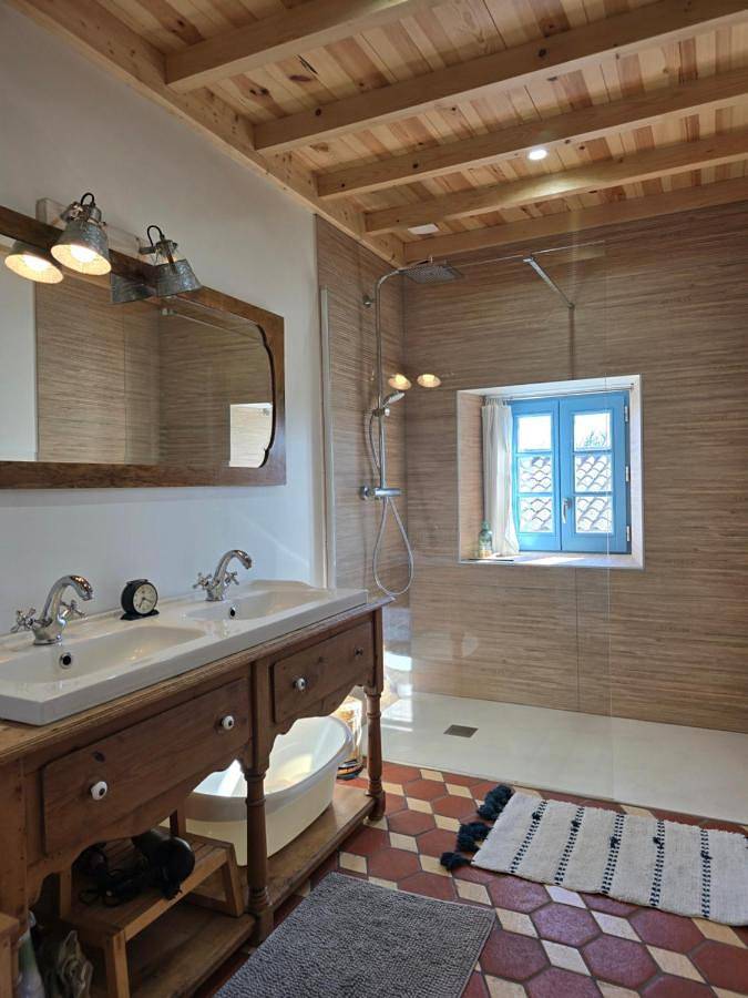 Location de vacances pour 8 personnes, avec vue et jardin, animaux acceptés à Usson-en-Forez - 4