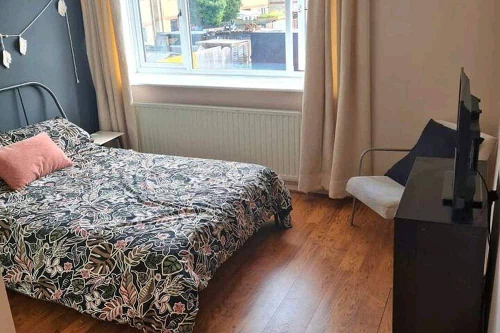 Stunning 2-Bed House in Weston-super-Mare in Weston-Super-Mare, North Somerset