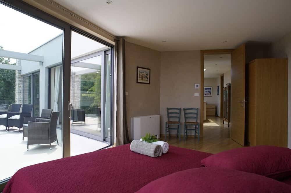 Zeitgenössische Villa am Meer in Istrien in Raša, Ostküste Istrien